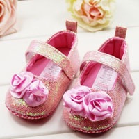 รองเท้าเด็กเล็ก สีชมพูวิบวับ ประดับดอกไม้